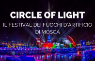 Russia_ fuochi d’artificio mozzafiato e installazioni luminose illuminano Mosca (1)