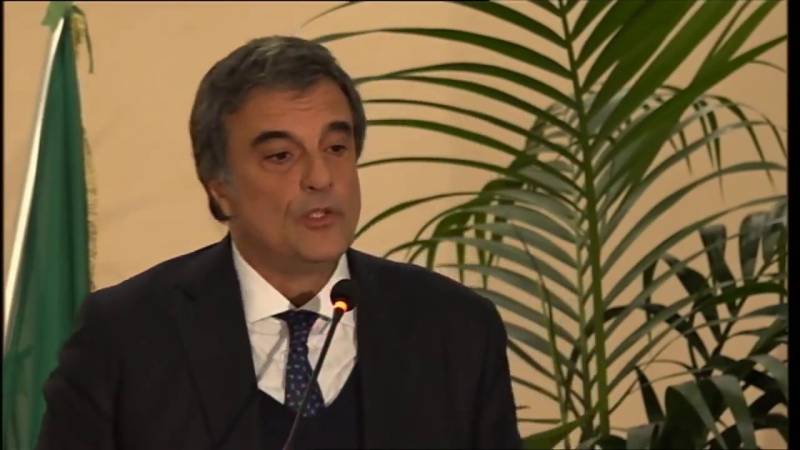 A solidão da democracia: José Eduardo Cardozo fala sobre a crise do estado de direito