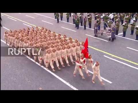 Mosca rievoca la parata storica del 1941 contro il nazismo