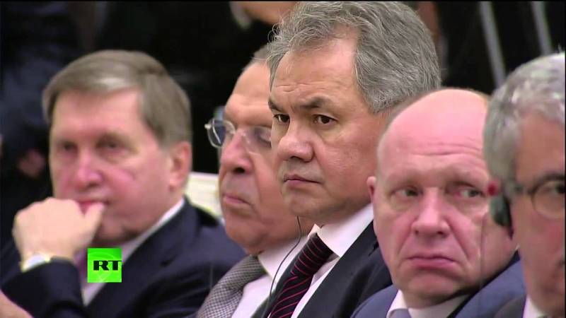 PUTIN e HOLLANDE – Conferenza stampa congiunta a Mosca